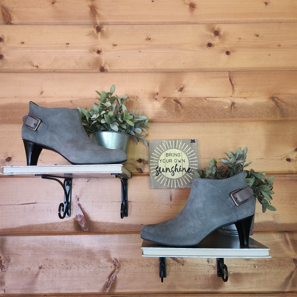 Cole Haan Nadia D32759 Gray Suede Leather Buckle Heel Ankle Booties Zip Sz 7.5B